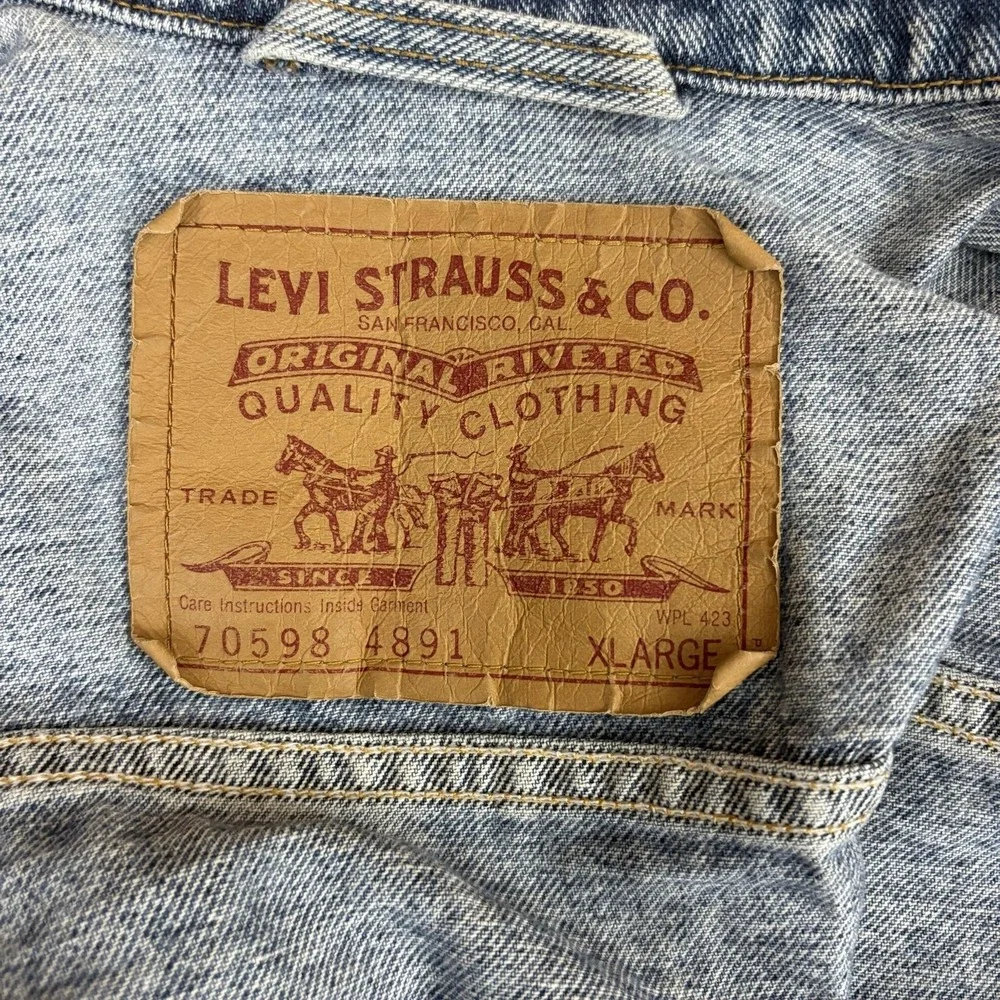 Levi's Denim Trucker Jacket Vintage Mens XL Light Blue Made In USA 70598-4891